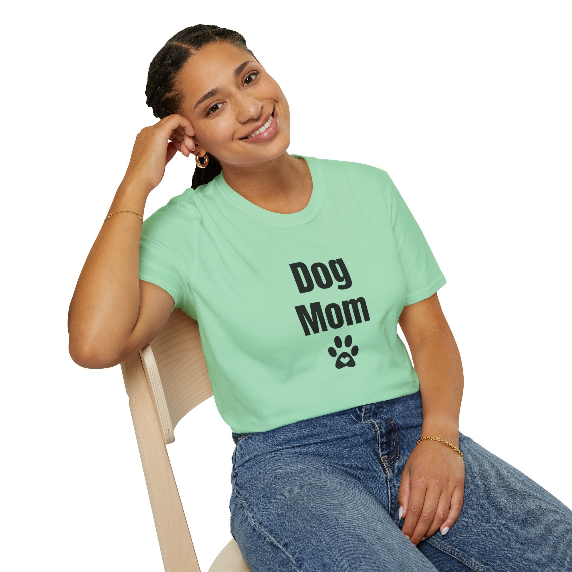 🐶 Dog Mom T-Shirt – Everyday Style for Proud Pet Parents