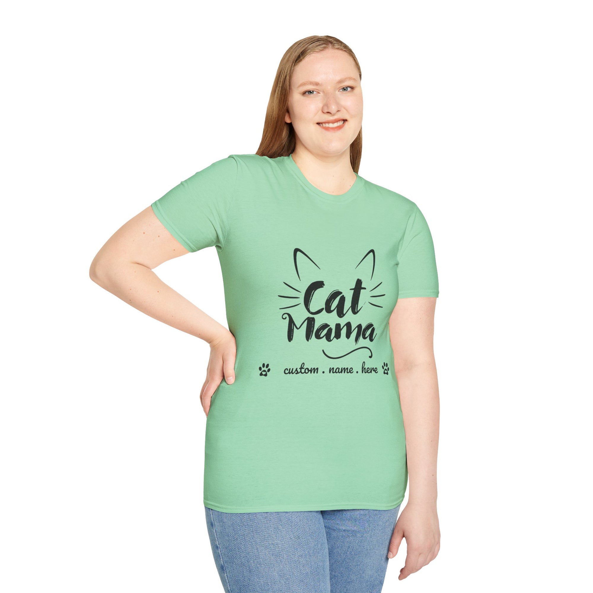 👕 Personalized Cat Mom T-Shirt🐾