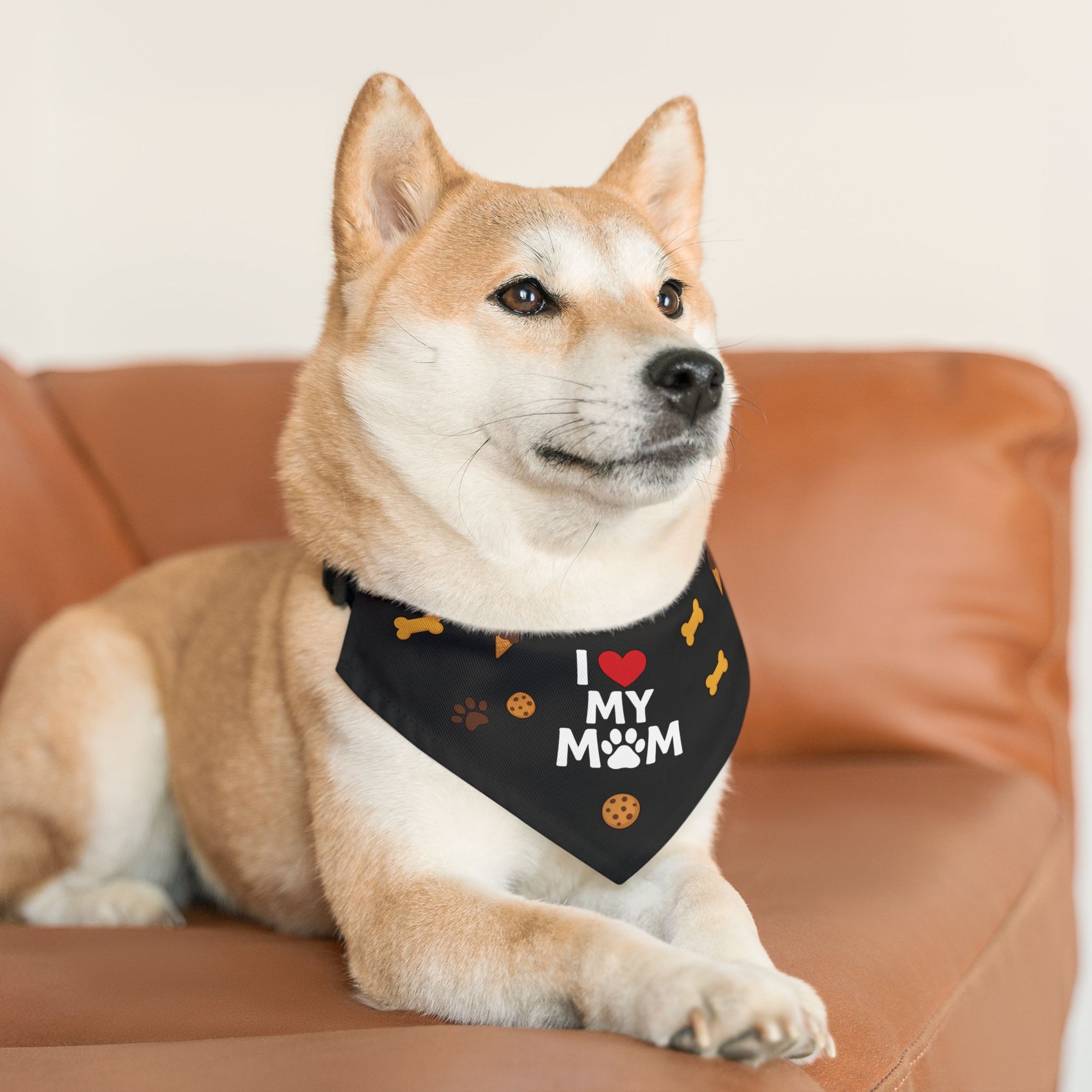 Pet Bandana  with clip – “I Love My Mom” - Black